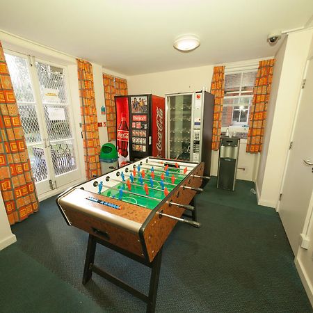 Hostel Evelyn Gardens London Exterior foto