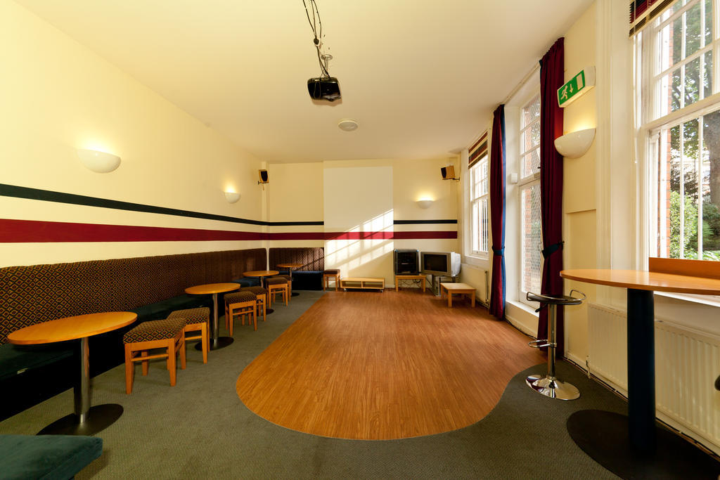 Hostel Evelyn Gardens London Exterior foto